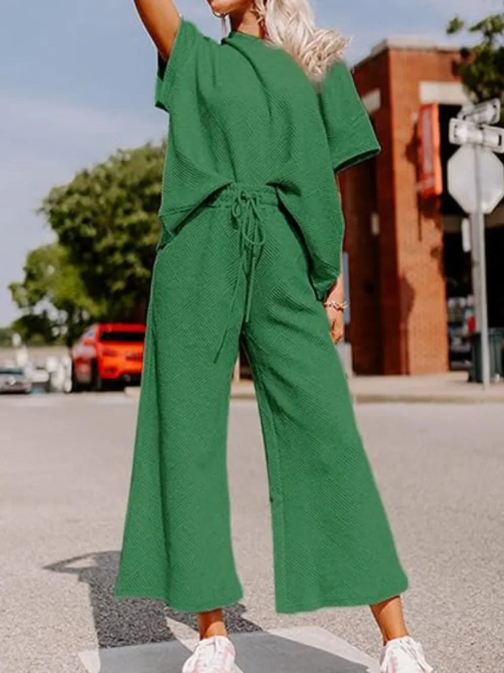 Women's 2 Piece Outfit, Textured Sweatsuit Wide Leg Pant - Like New - M